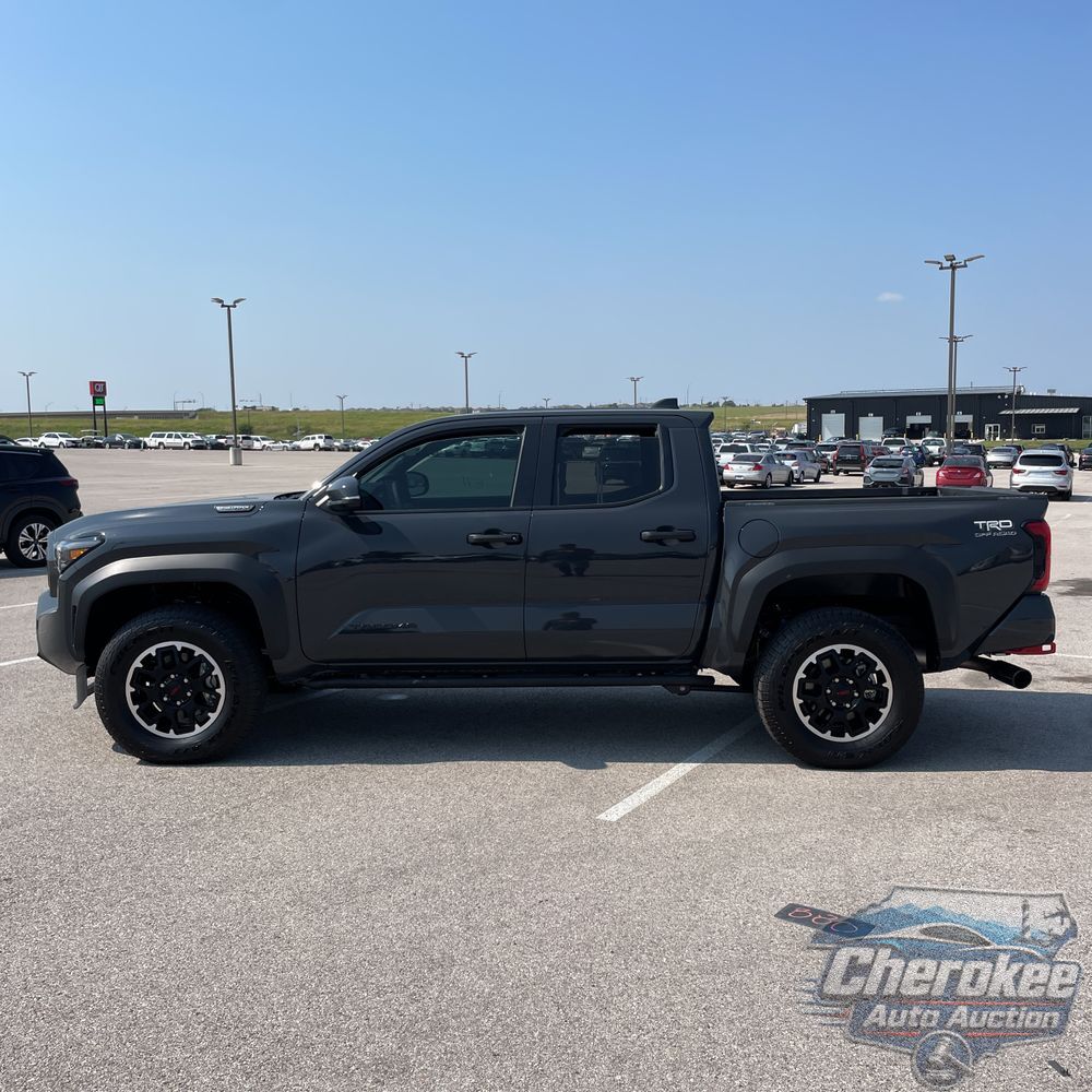 2025 Toyota Tacoma TRD Off-Road HV