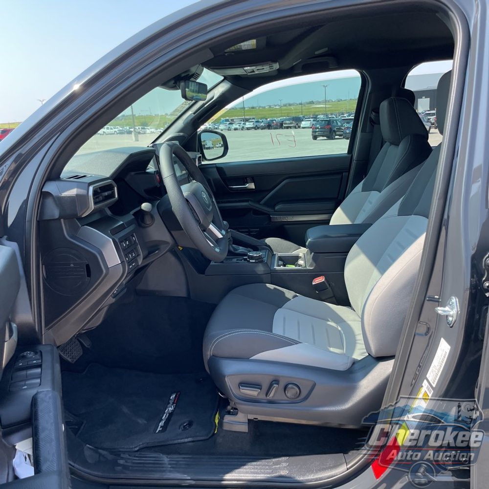 2025 Toyota Tacoma TRD Off-Road HV