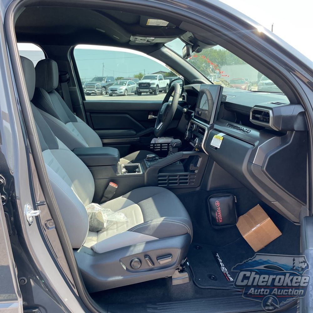 2025 Toyota Tacoma TRD Off-Road HV