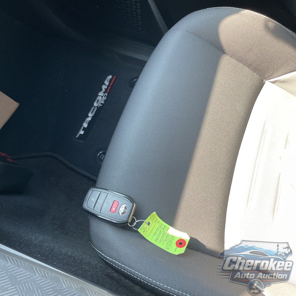 2025 Toyota Tacoma TRD Off-Road HV