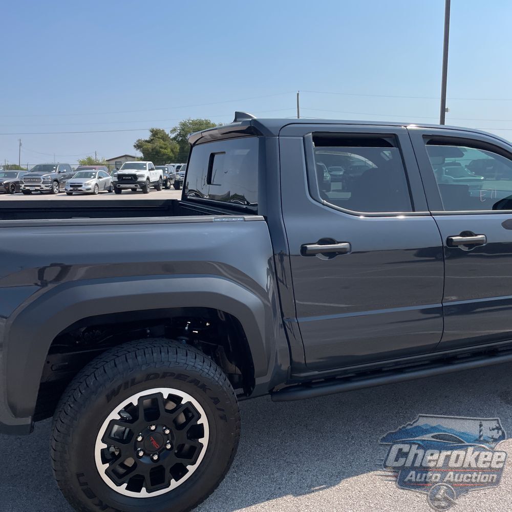 2025 Toyota Tacoma TRD Off-Road HV