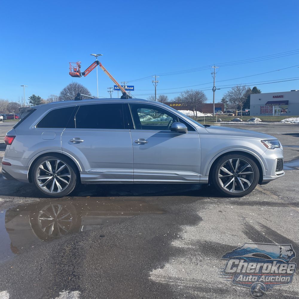 2022 Audi SQ7 Premium Plus
