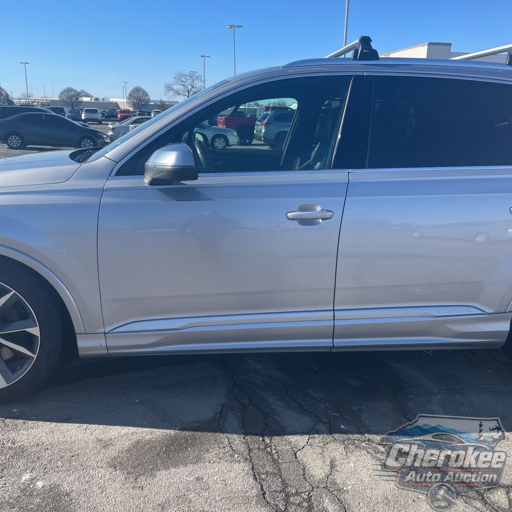 2022 Audi SQ7 Premium Plus
