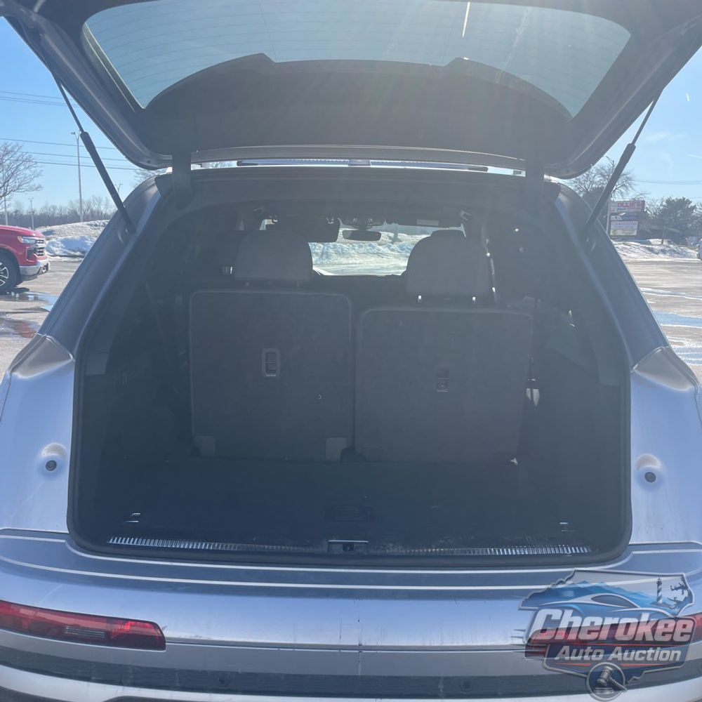 2022 Audi SQ7 Premium Plus