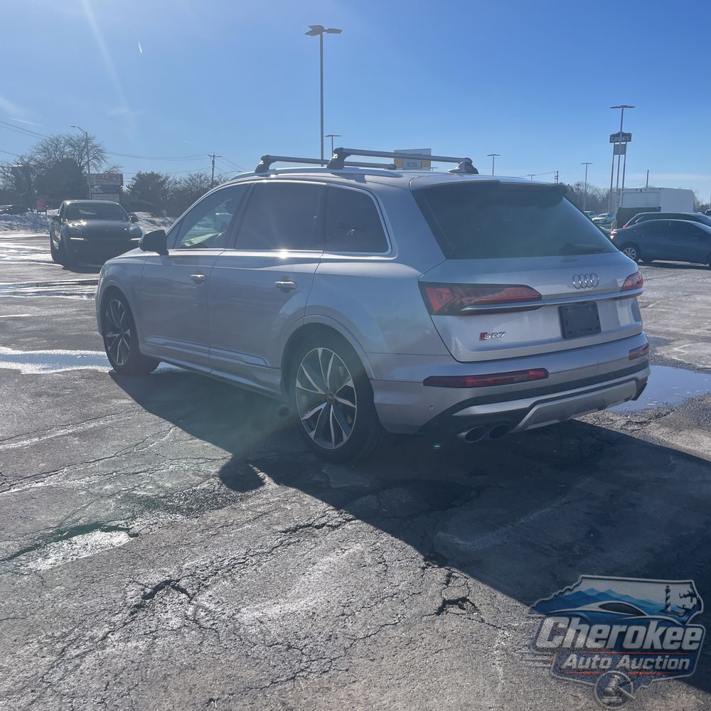 2022 Audi SQ7 Premium Plus