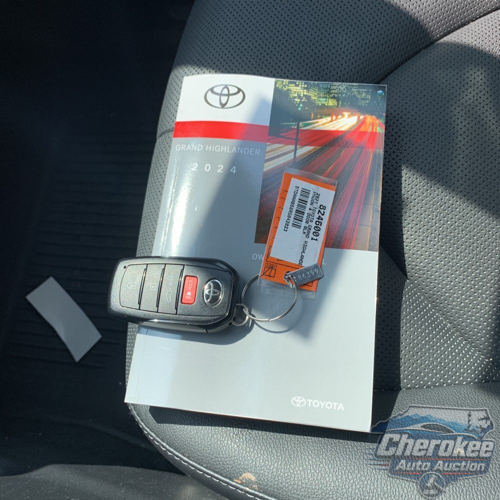 2024 Toyota Grand Highlander Platinum