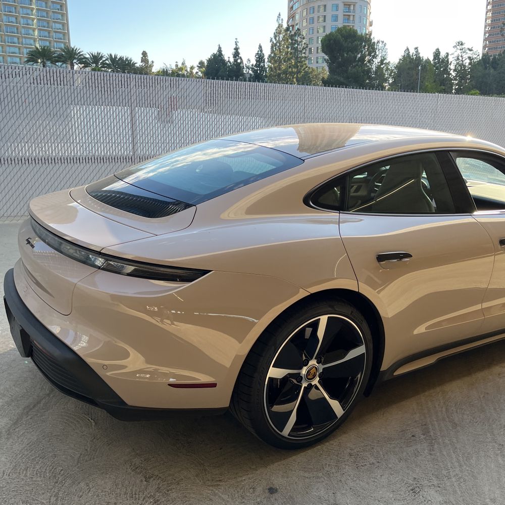 2022 Porsche Taycan Base
