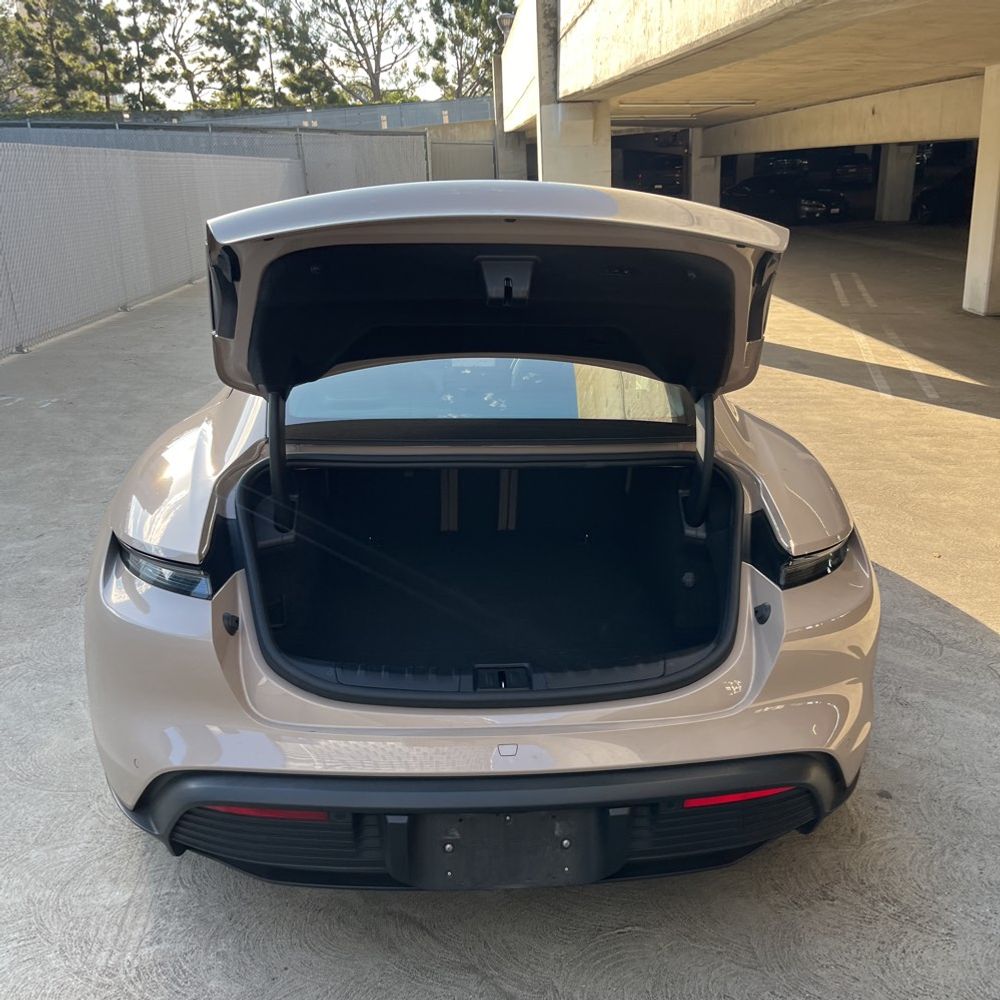 2022 Porsche Taycan Base