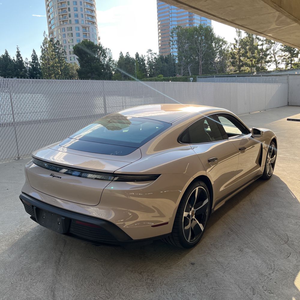 2022 Porsche Taycan Base