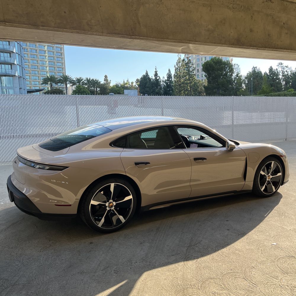 2022 Porsche Taycan Base
