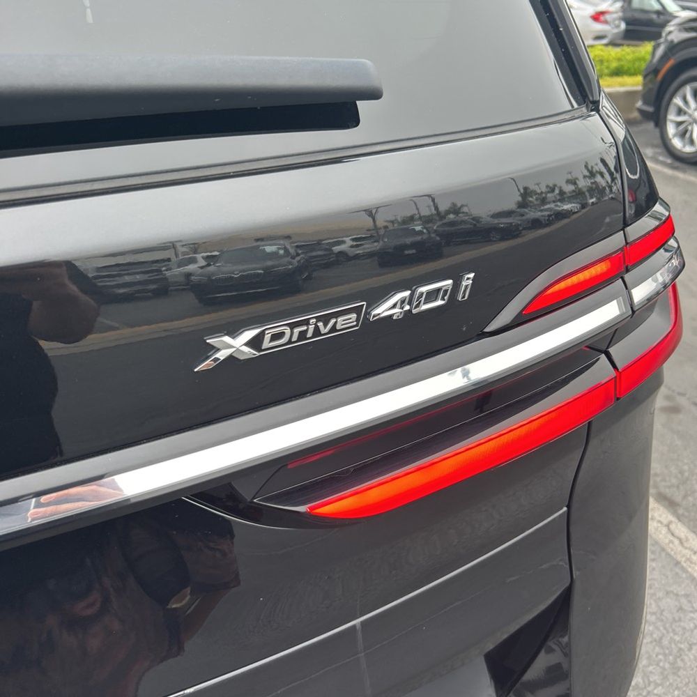 2025 BMW X7 XDrive40i