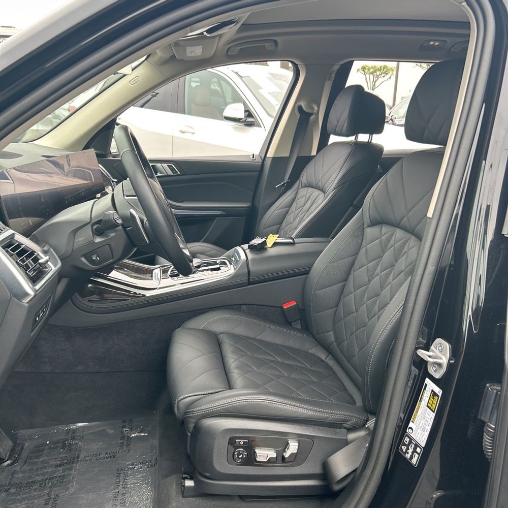 2025 BMW X7 XDrive40i
