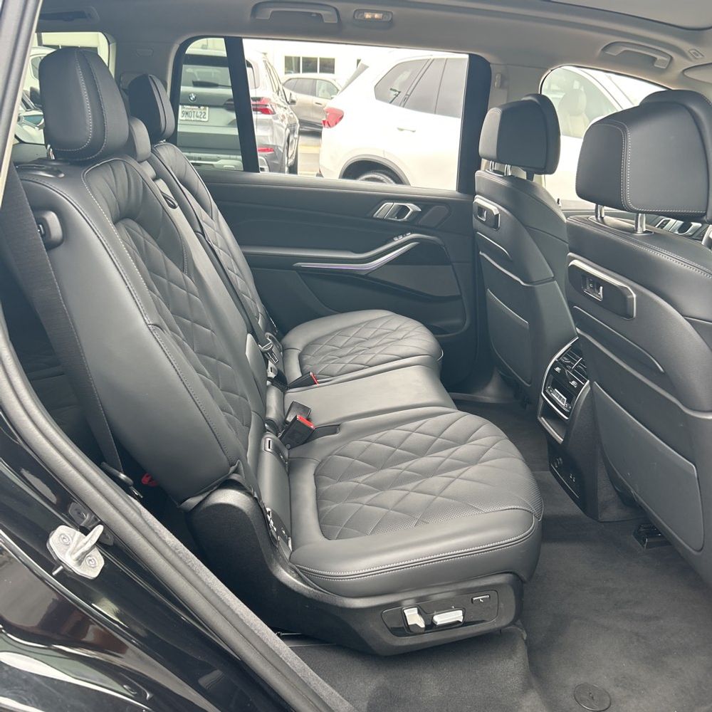 2025 BMW X7 XDrive40i
