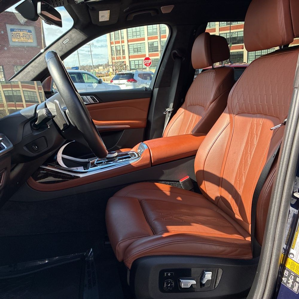 2024 BMW X7 xDrive40i