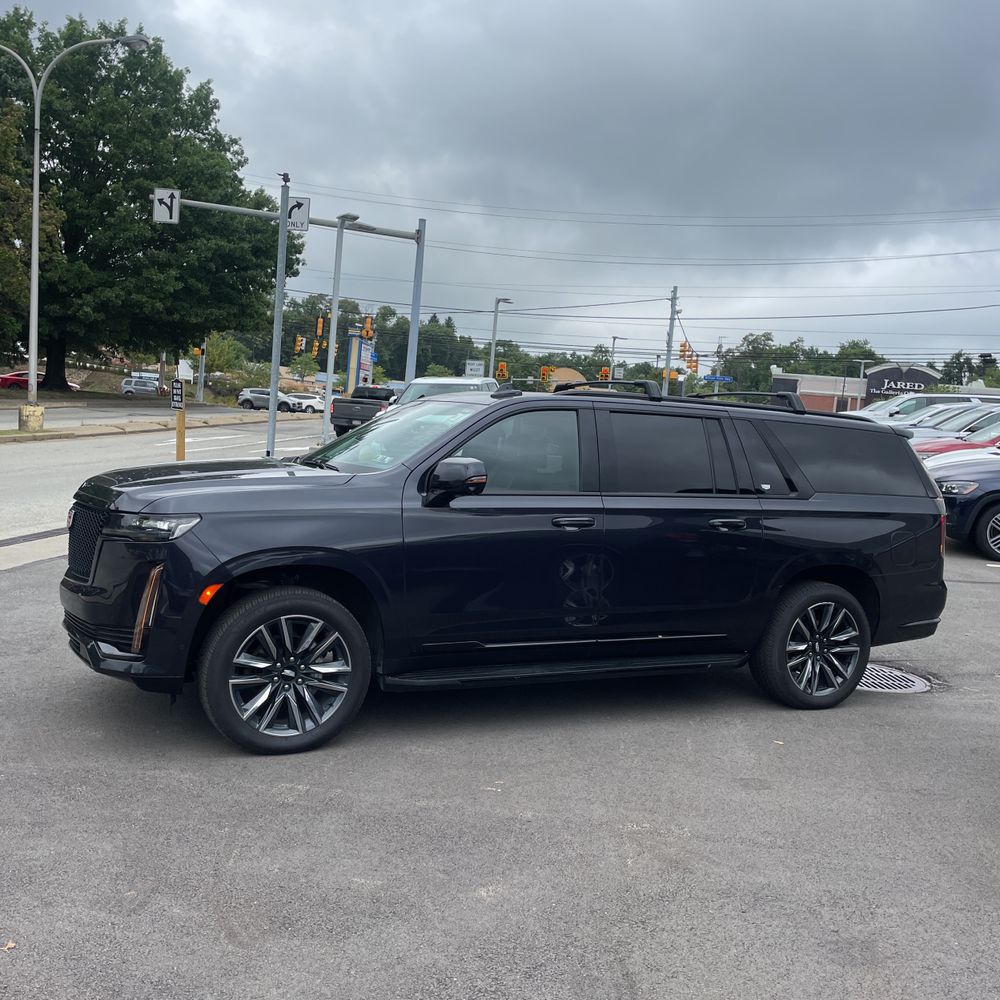 2023 Cadillac Escalade ESV Sport Platinum