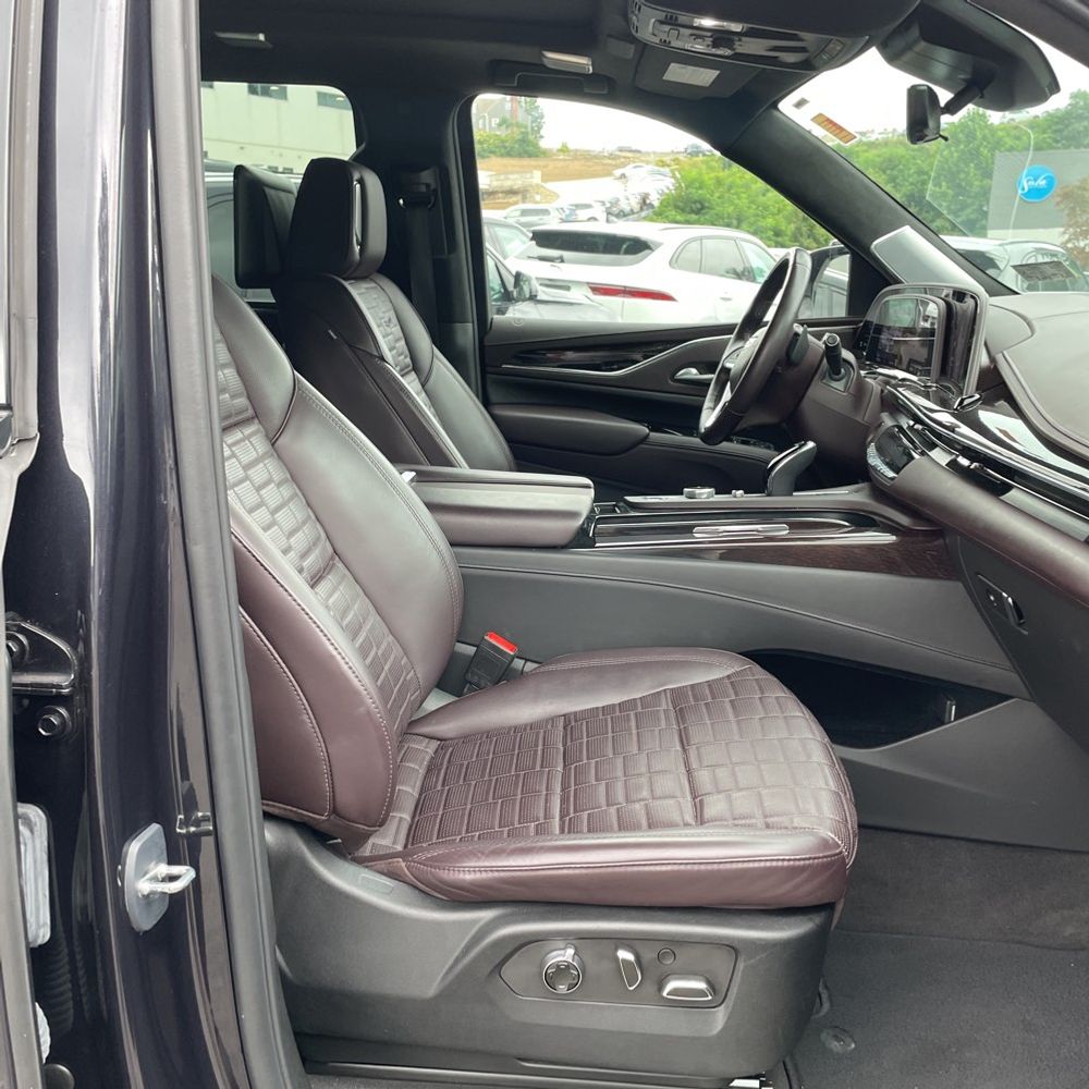2023 Cadillac Escalade ESV Sport Platinum