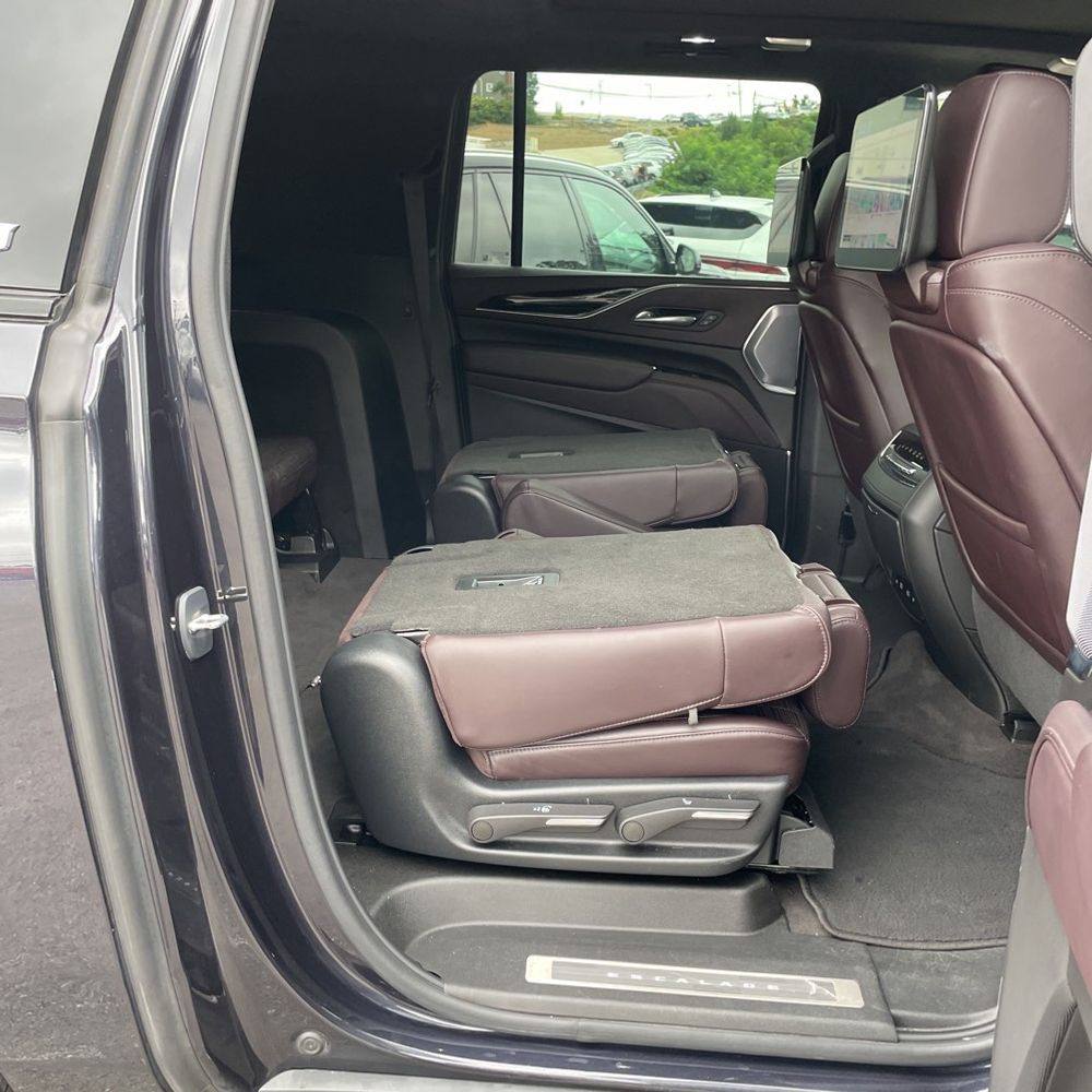2023 Cadillac Escalade ESV Sport Platinum