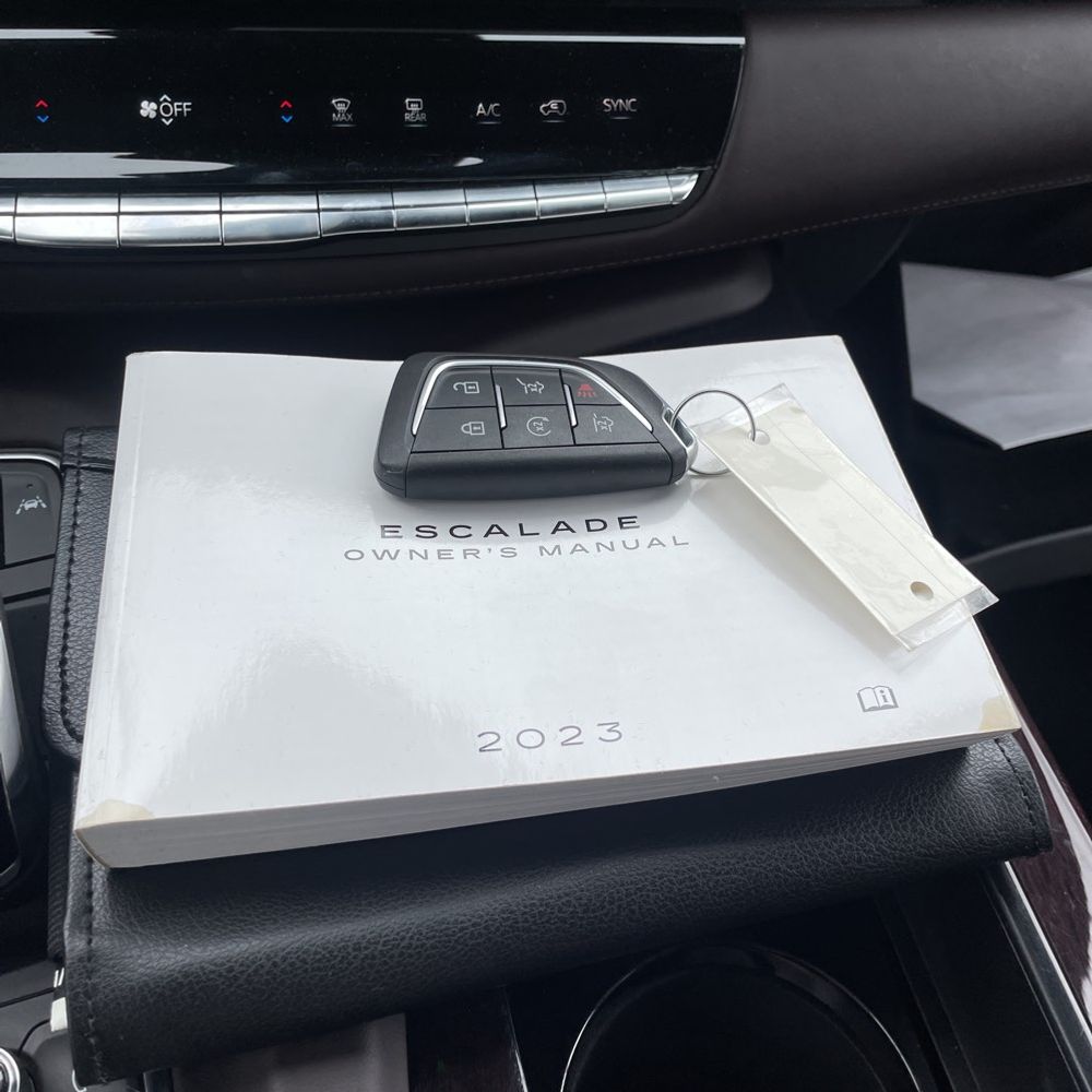 2023 Cadillac Escalade ESV Sport Platinum