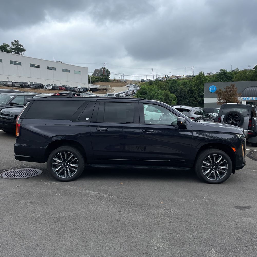 2023 Cadillac Escalade ESV Sport Platinum