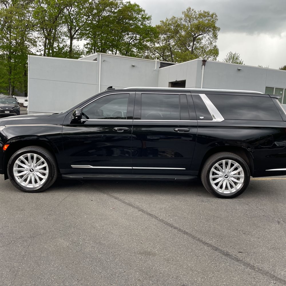 2024 Cadillac Escalade ESV Luxury