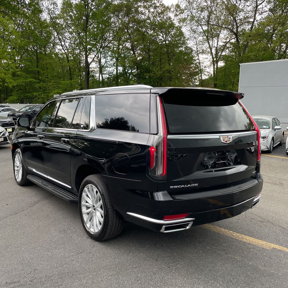 2024 Cadillac Escalade ESV Luxury