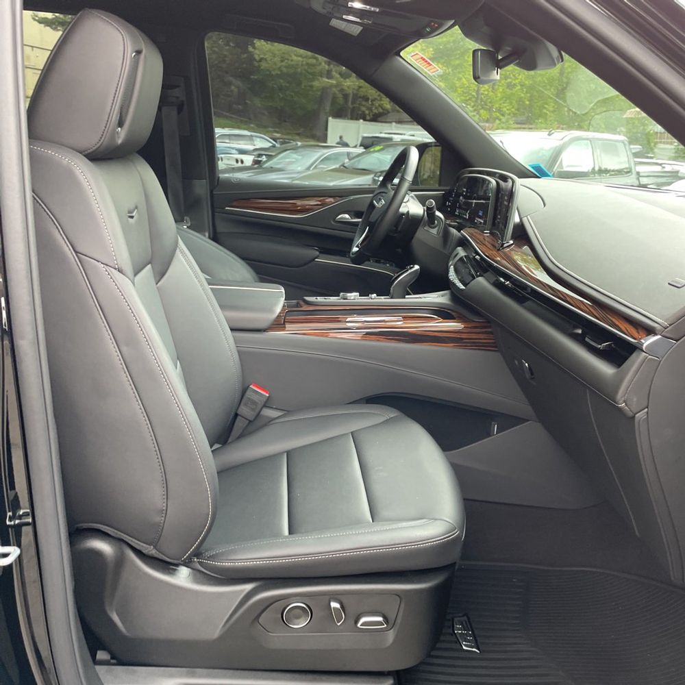 2024 Cadillac Escalade ESV Luxury