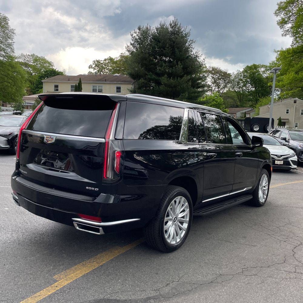 2024 Cadillac Escalade ESV Luxury