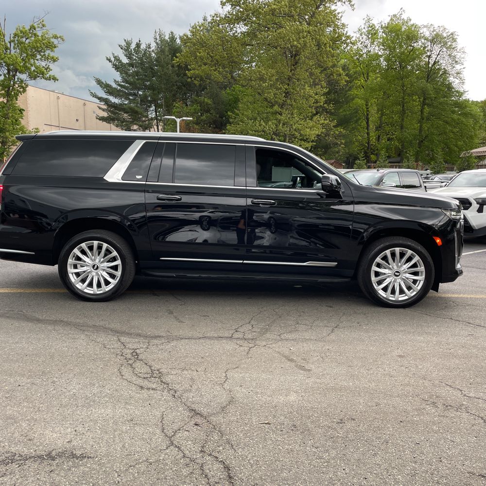 2024 Cadillac Escalade ESV Luxury
