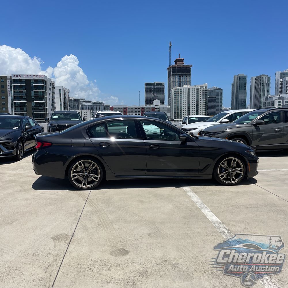 2022 BMW 5-Series M550xi