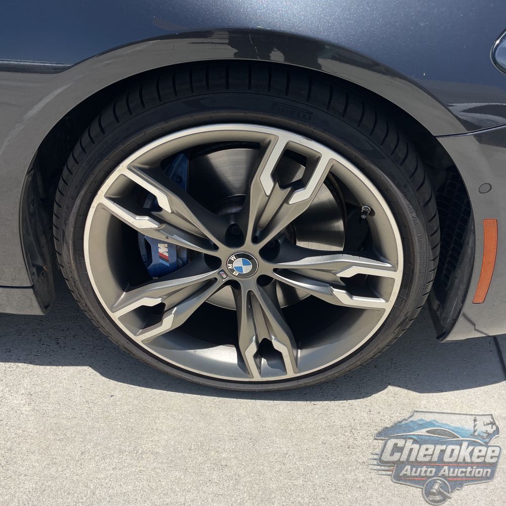 2022 BMW 5-Series M550xi