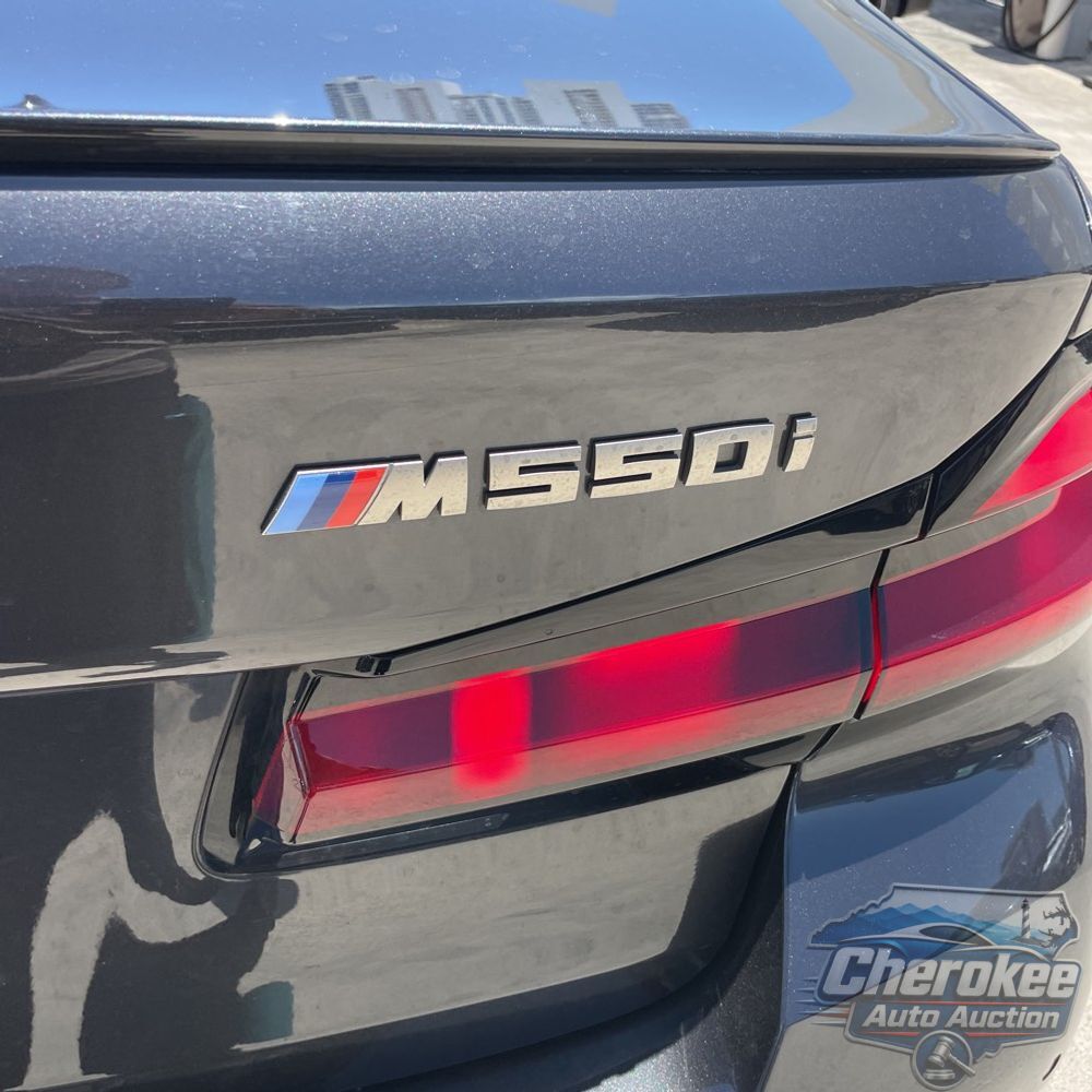 2022 BMW 5-Series M550xi
