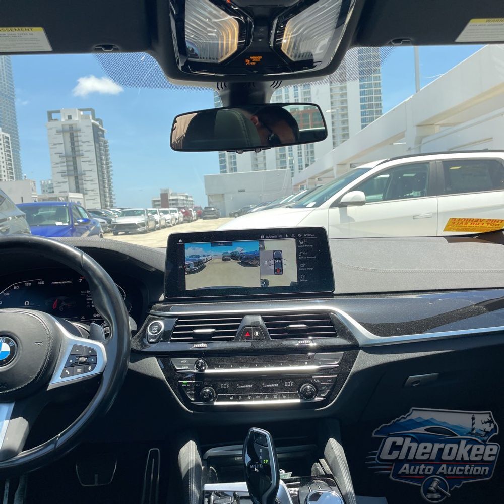 2022 BMW 5-Series M550xi