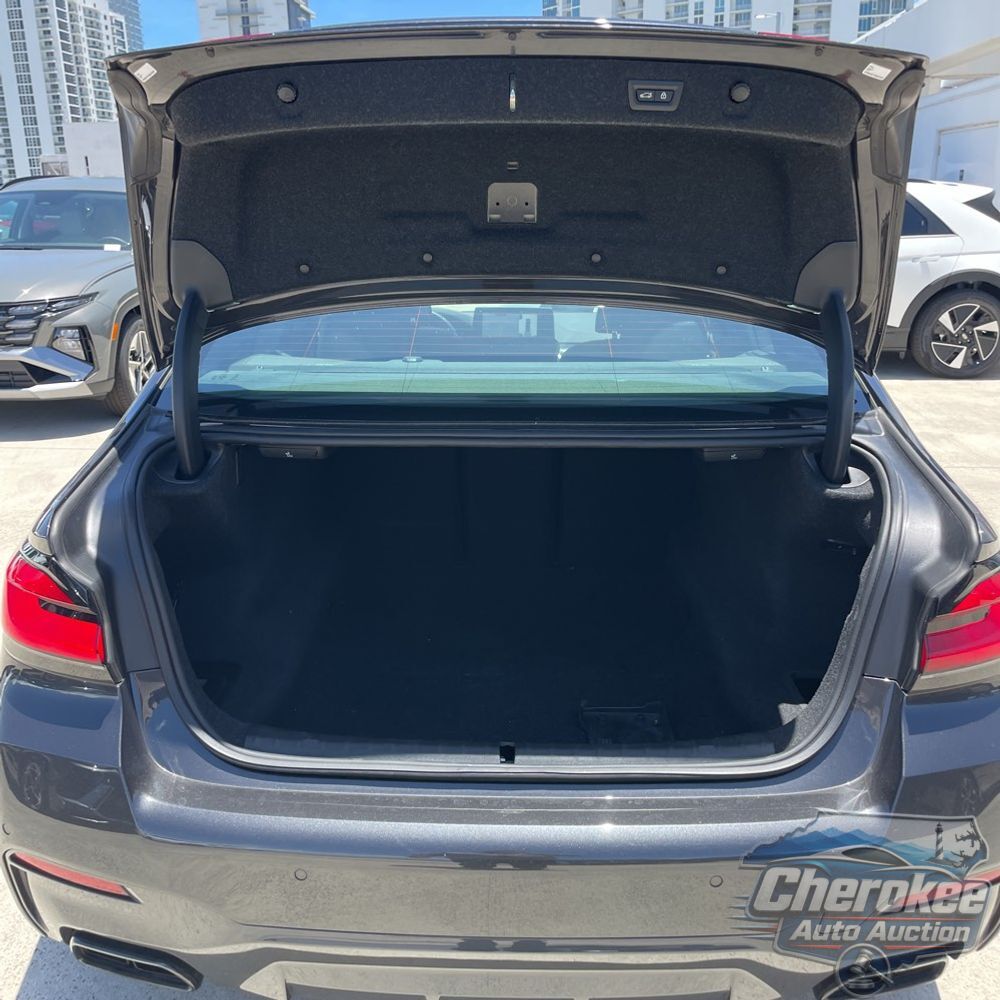 2022 BMW 5-Series M550xi