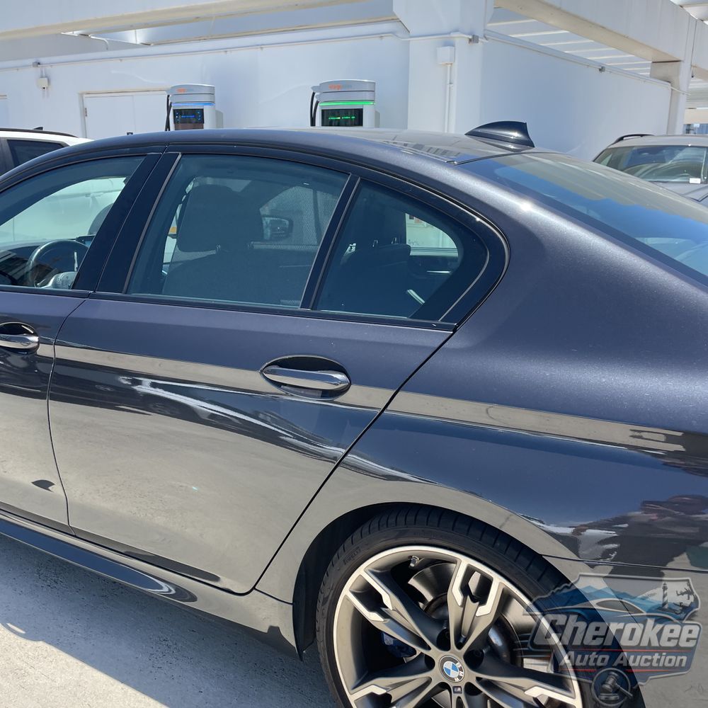 2022 BMW 5-Series M550xi
