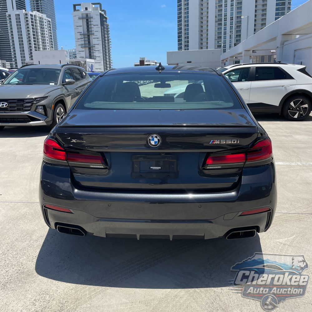 2022 BMW 5-Series M550xi