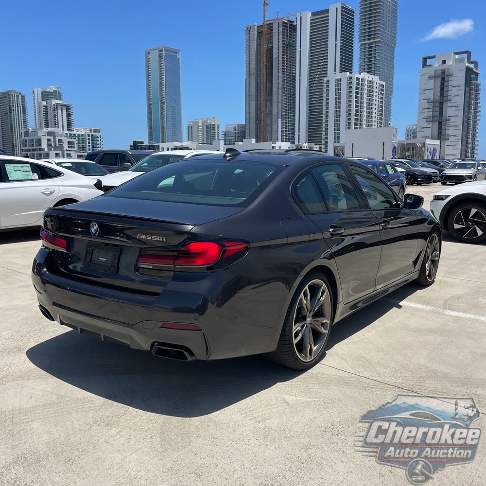 2022 BMW 5-Series M550xi
