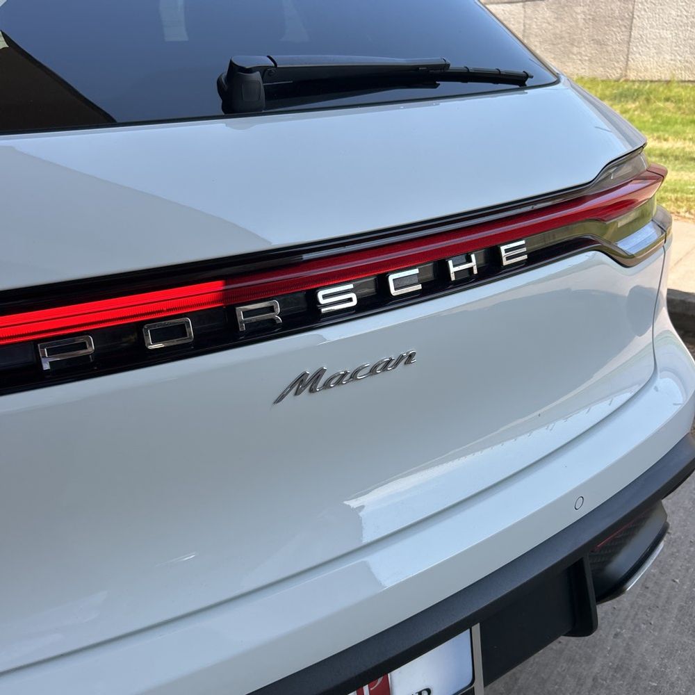 2025 Porsche Macan Base