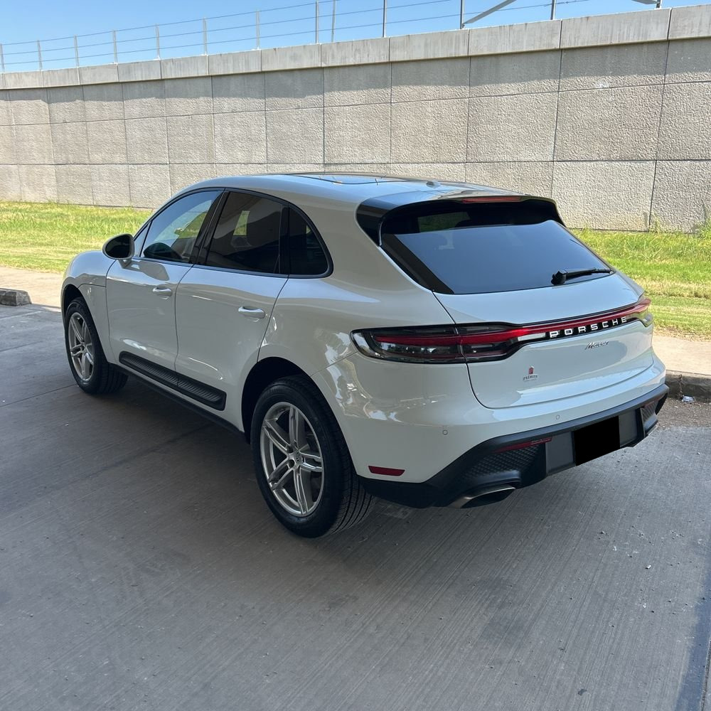 2025 Porsche Macan Base