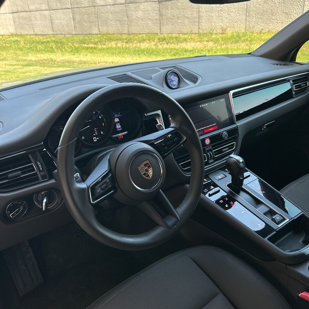 2025 Porsche Macan Base