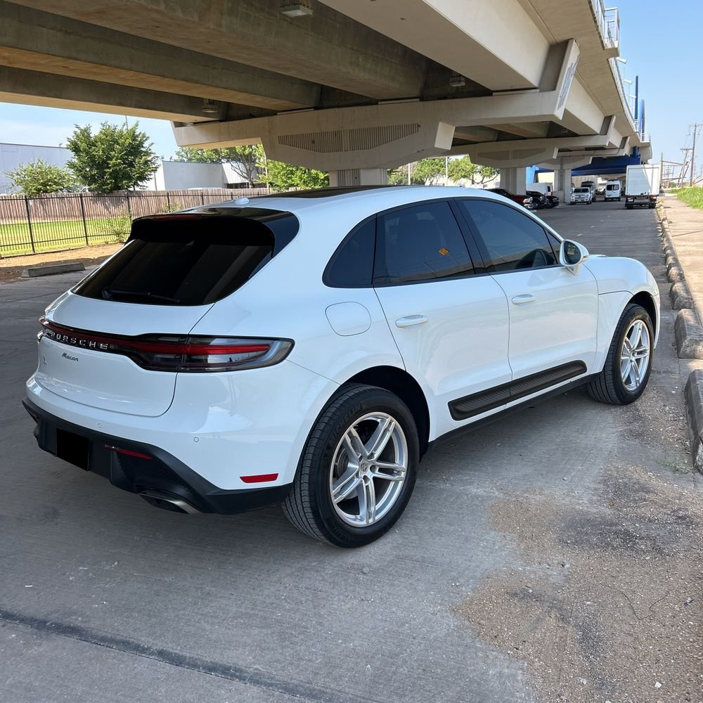 2025 Porsche Macan Base