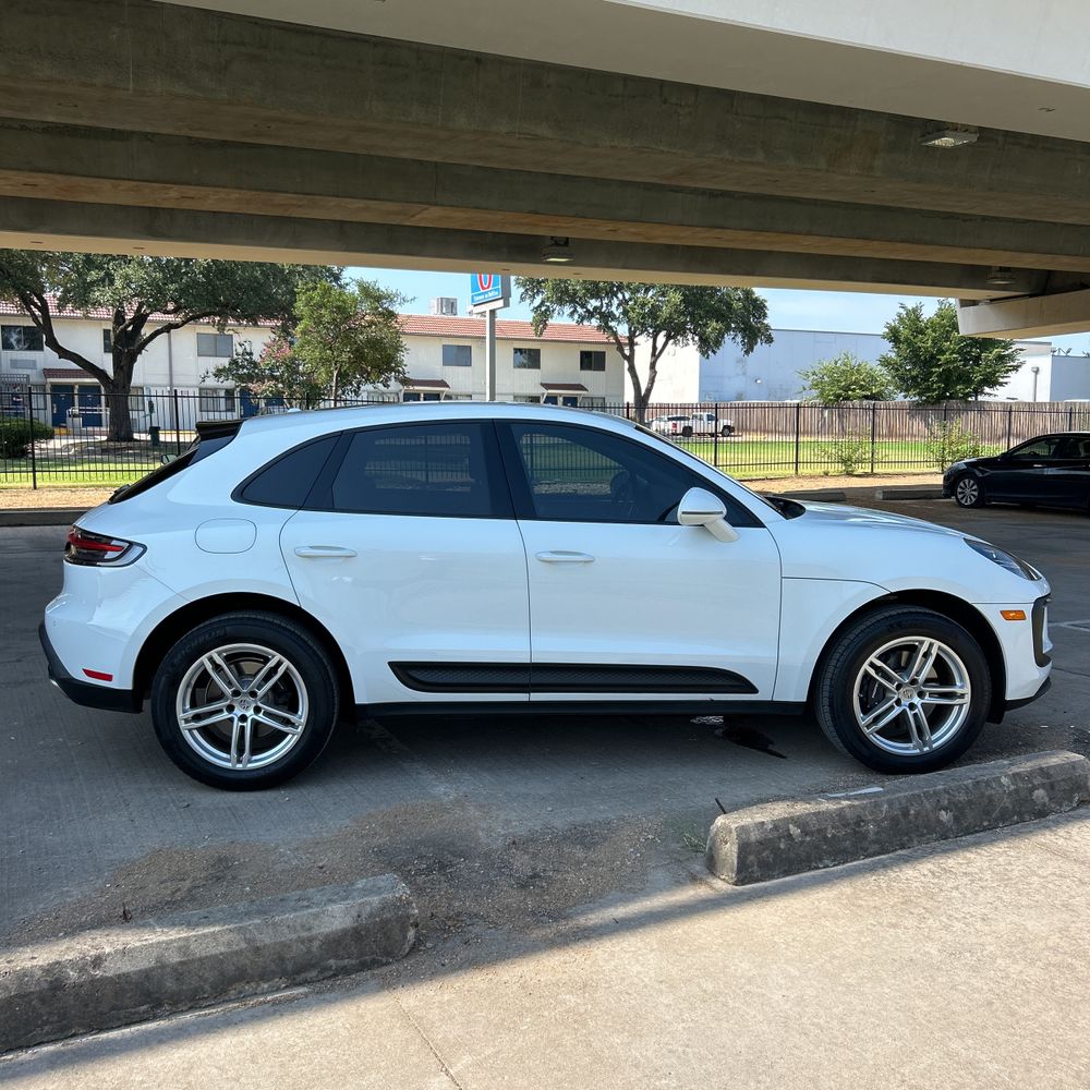 2025 Porsche Macan Base