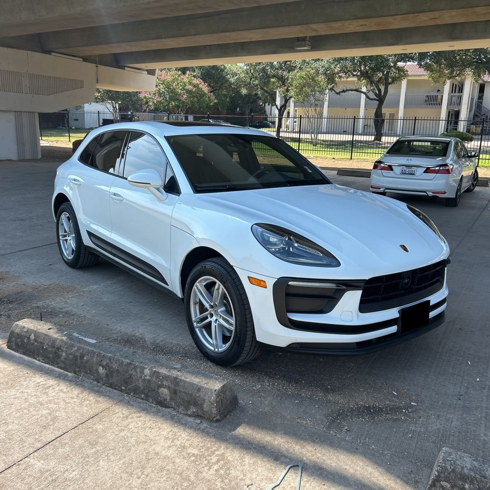 2025 Porsche Macan Base