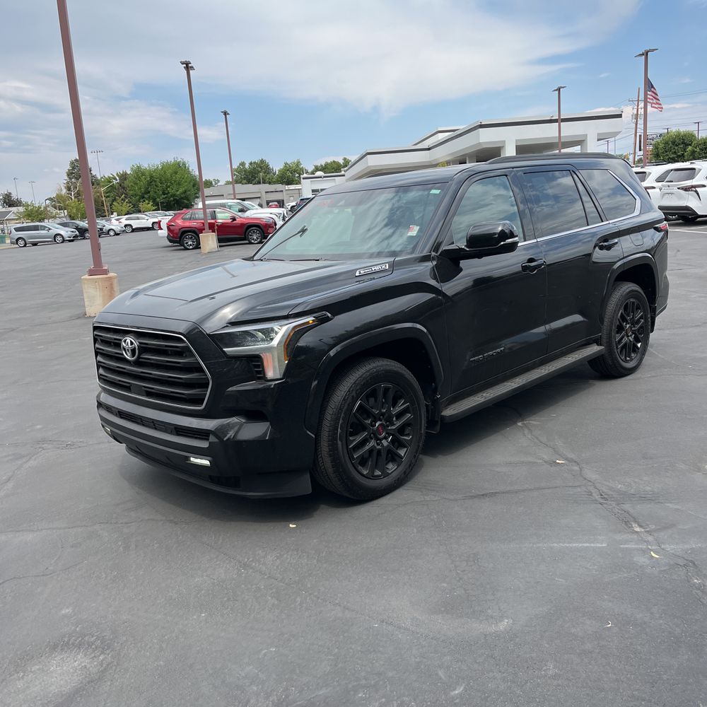 2025 Toyota Sequoia SR5