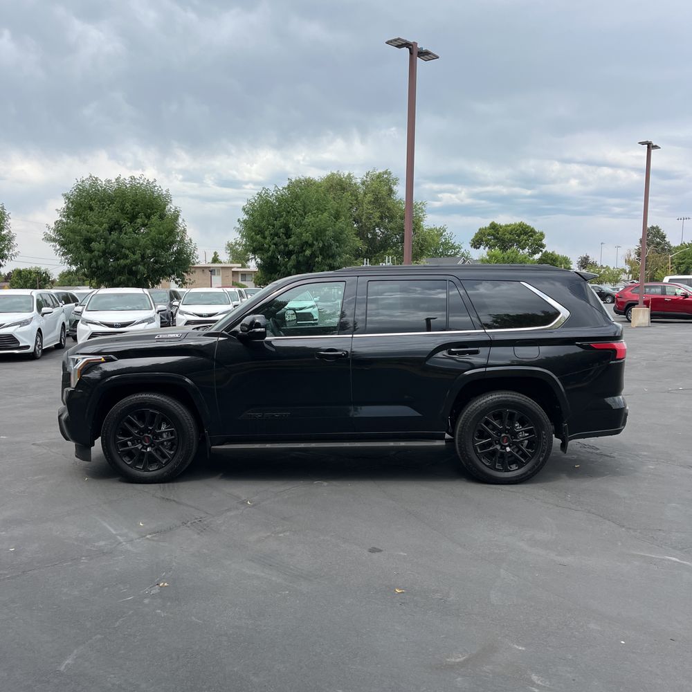 2025 Toyota Sequoia SR5