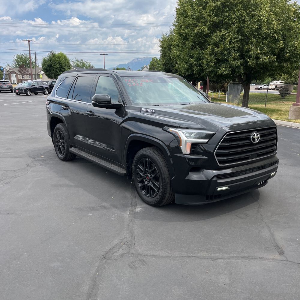 2025 Toyota Sequoia SR5
