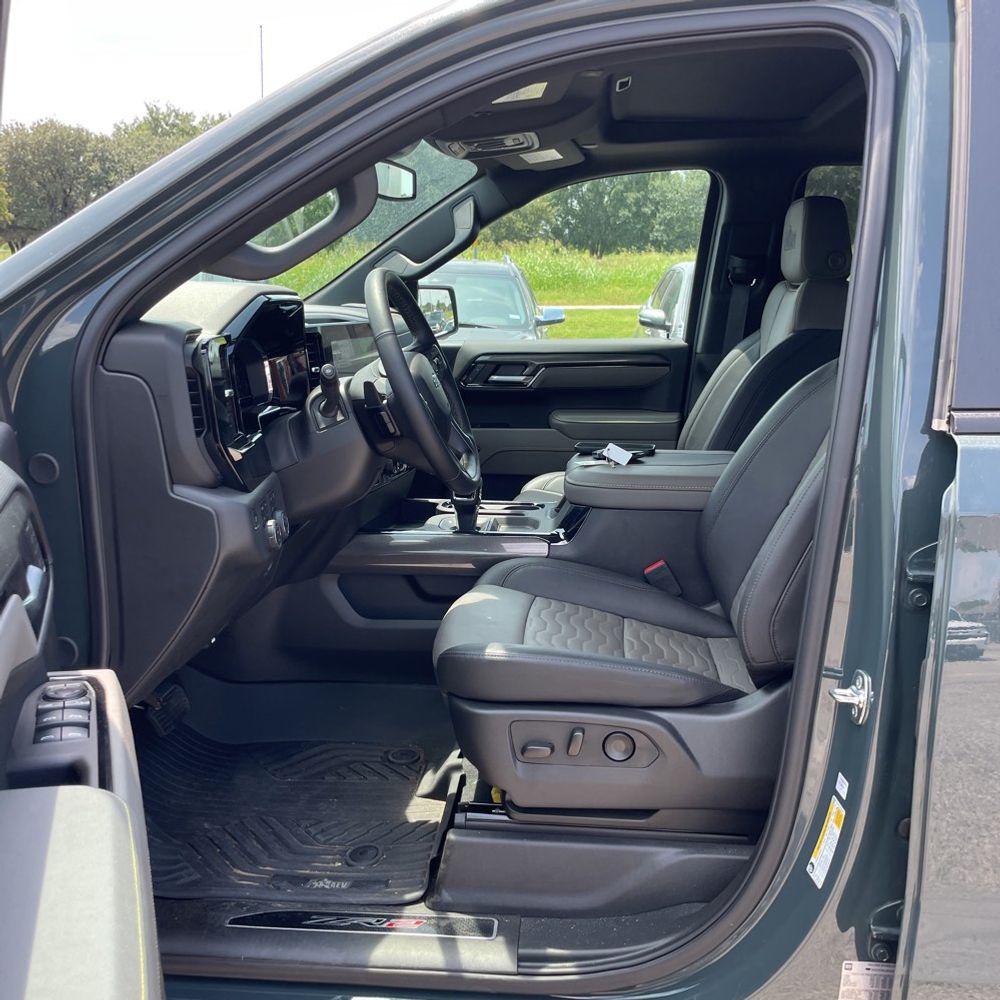 2025 Chevrolet Silverado 1500 ZR2