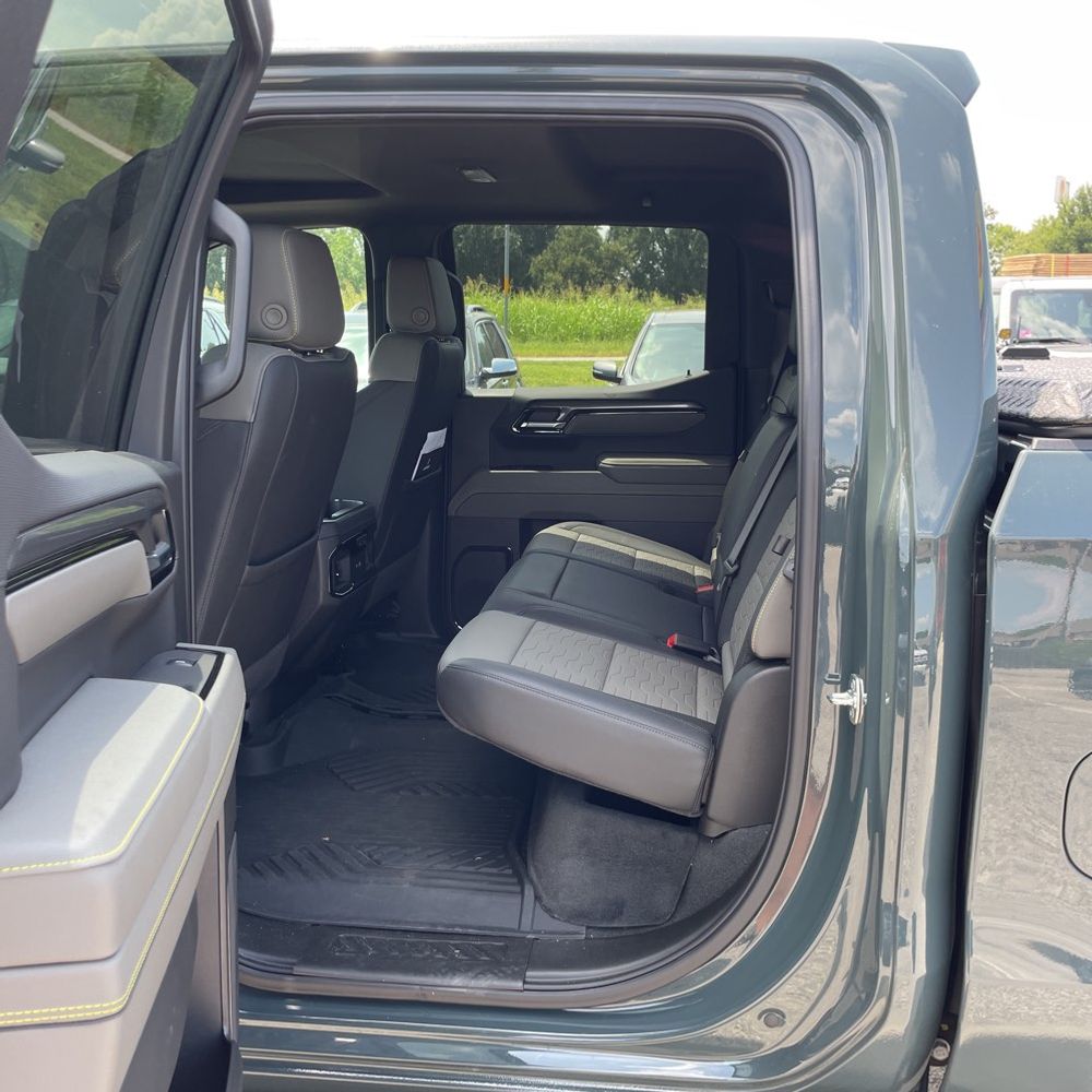 2025 Chevrolet Silverado 1500 ZR2
