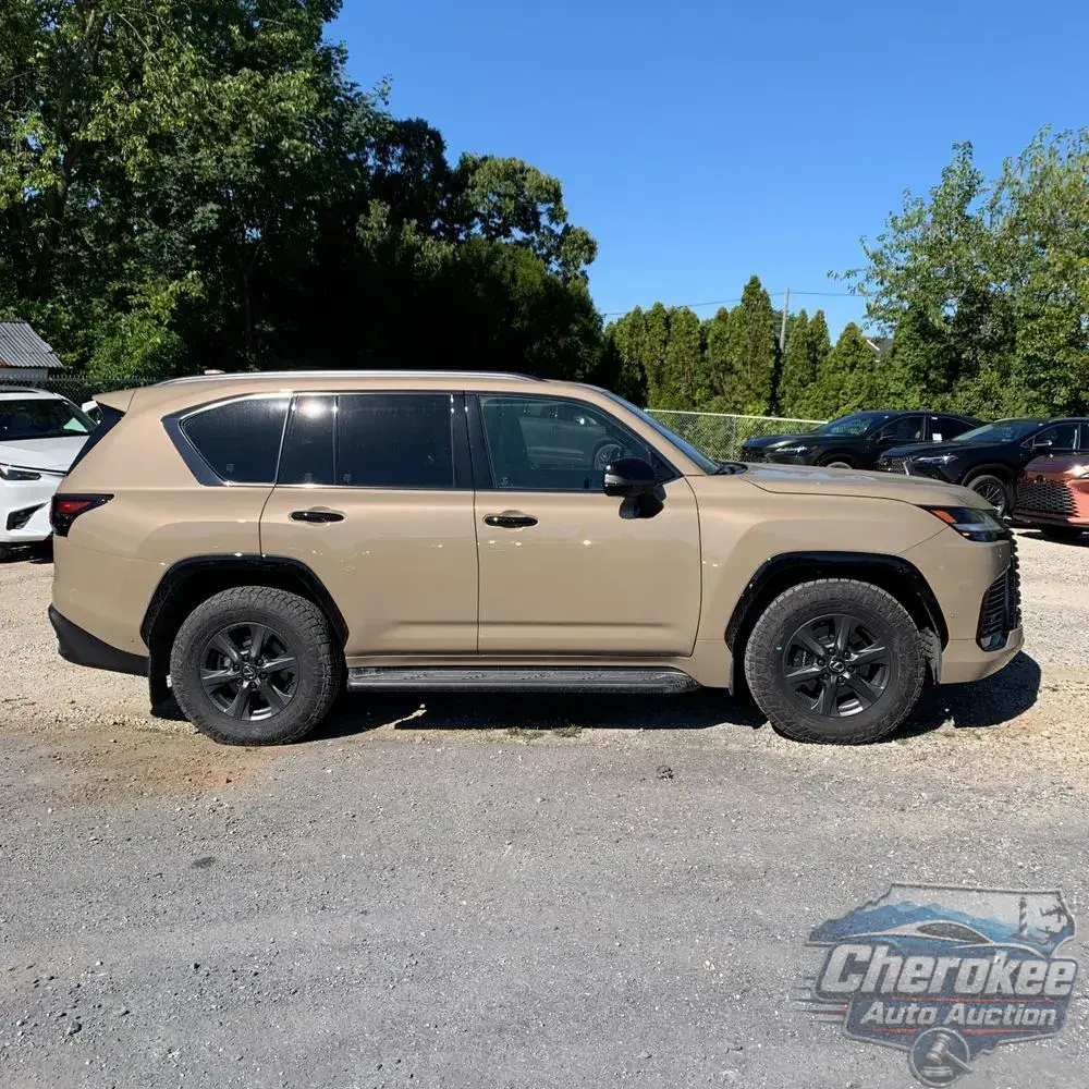2025 Lexus LX 700h Overtrail