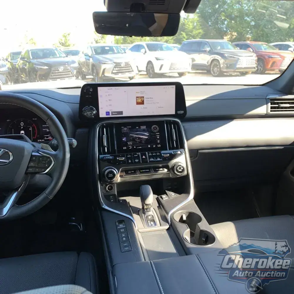 2025 Lexus LX 700h Overtrail