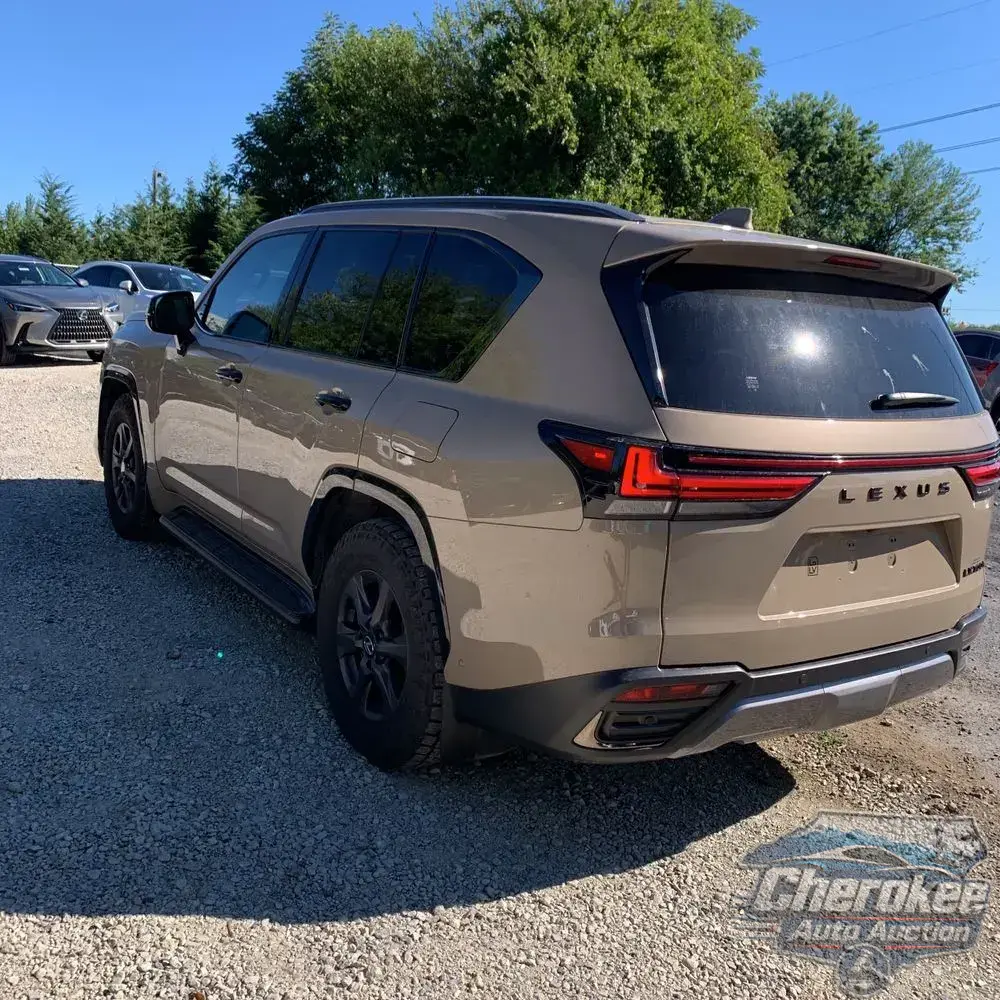 2025 Lexus LX 700h Overtrail